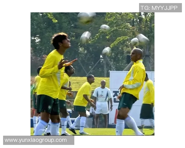 揭秘当红足球巨星私下日常生活照展现球场外真实一面 揭秘当红足球巨星私下日常生活照展现球场外真实一面